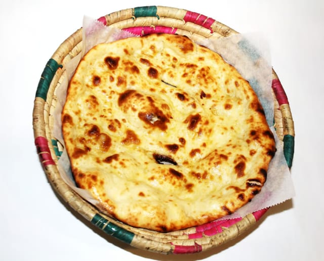 BUTTER NAAN.