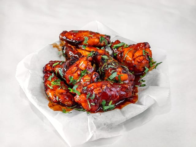CHICKEN BBQ WINGS (6 Pcs).